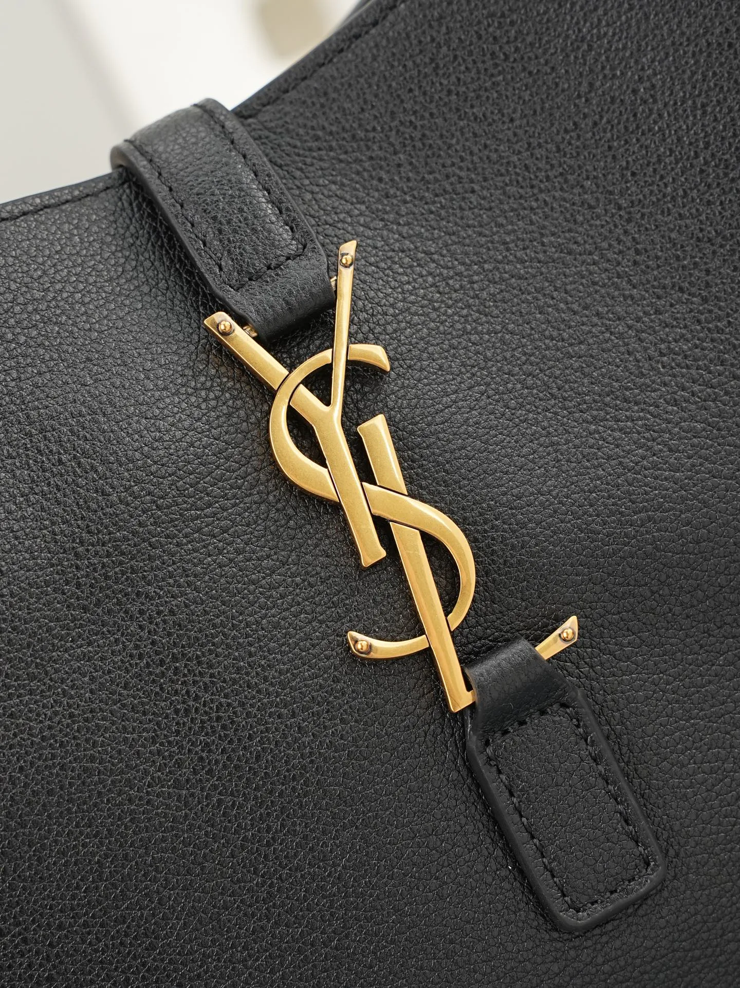 Women's Classic Handbags SAINT LAURENT 17385946