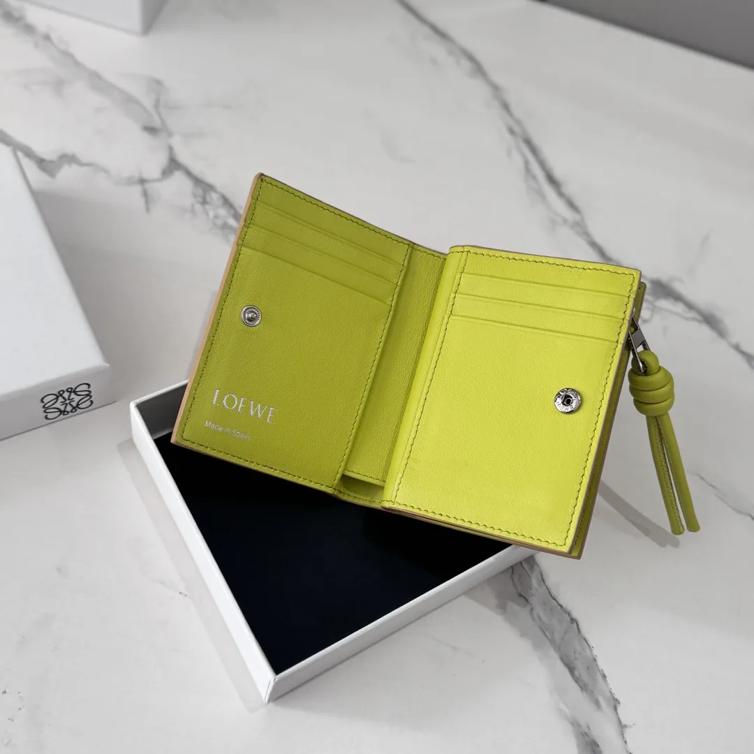 Women's Clutches LOEWE 17927448