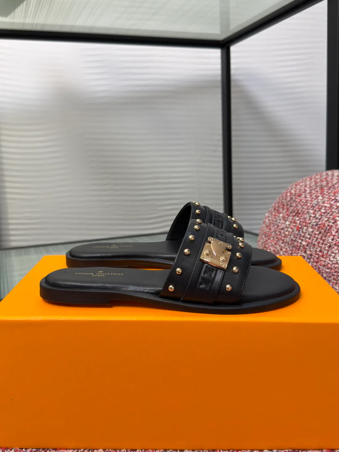 Women's Flip-Flops LOUIS VUITTON 16983525