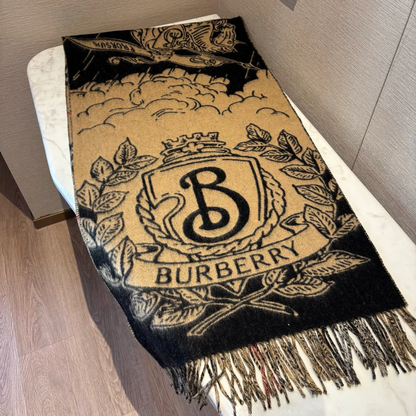 Scarves BURBERRY 18507335