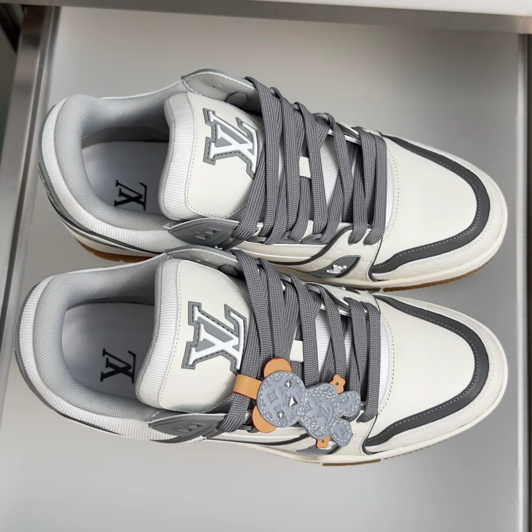 Women's Sneakers LOUIS VUITTON 17772029