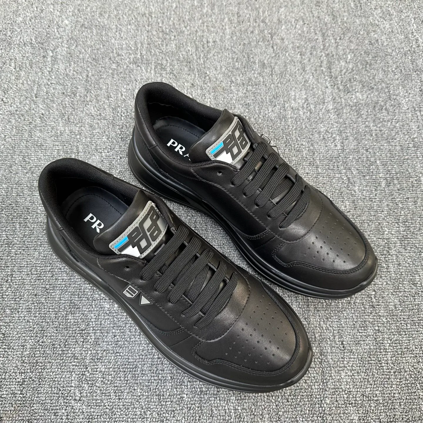 Men's Sneakers PRADA 18076339