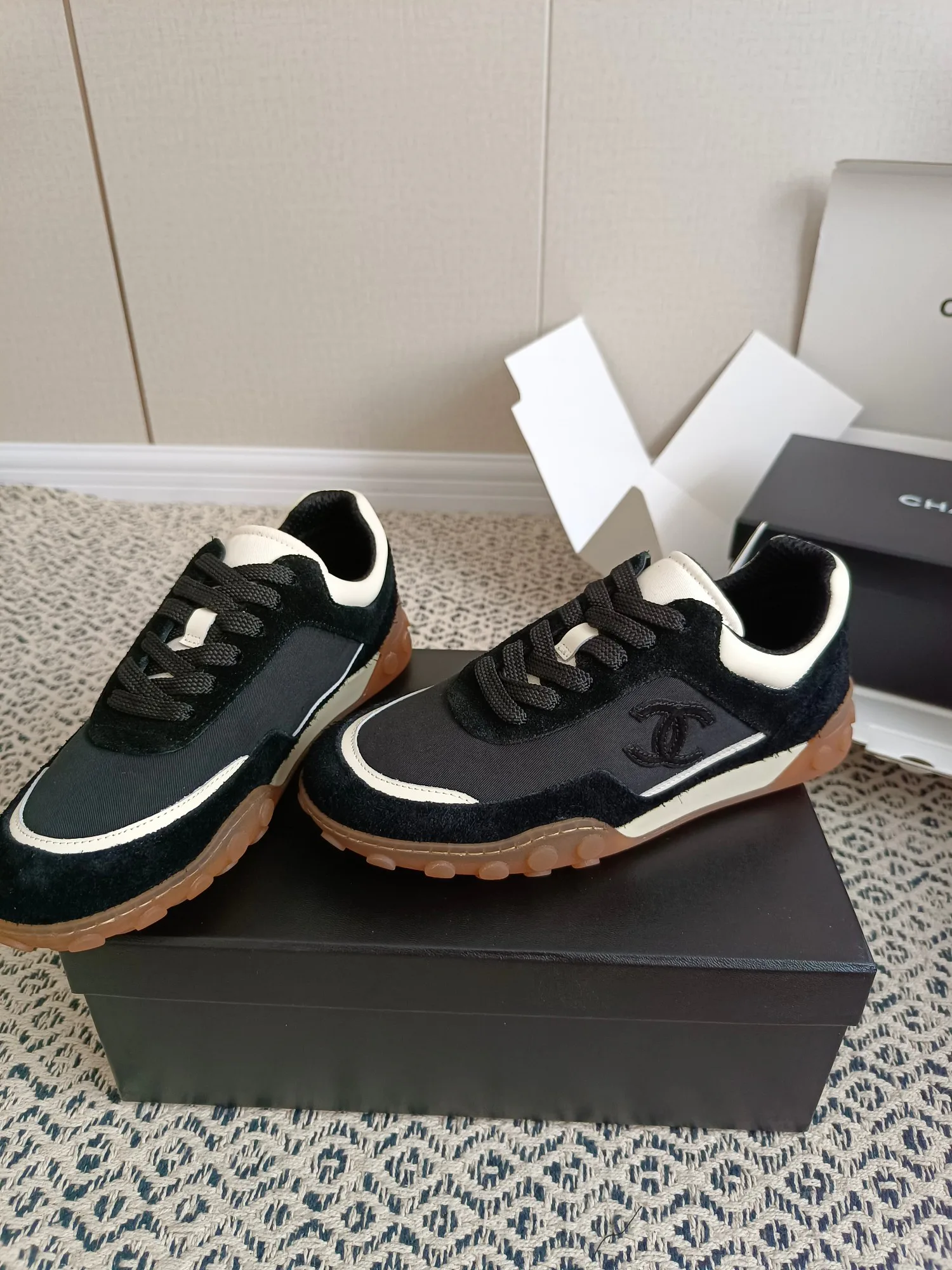 Women's Sneakers CHANEL 18475408