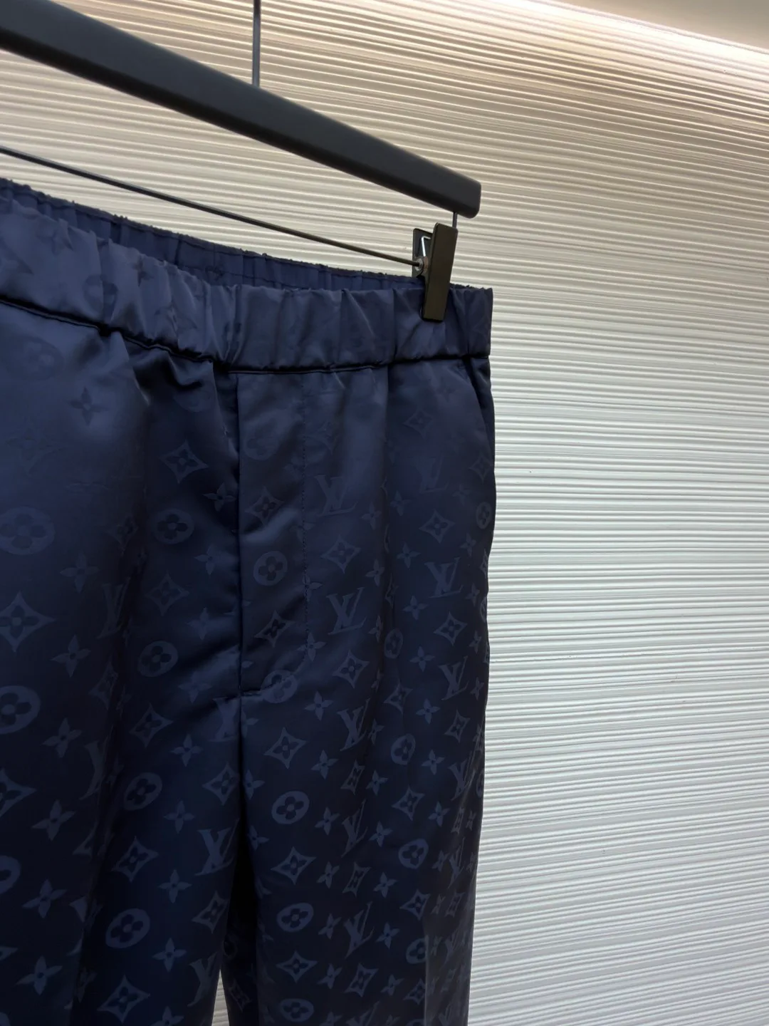 Men's Trousers LOUIS VUITTON 18260608