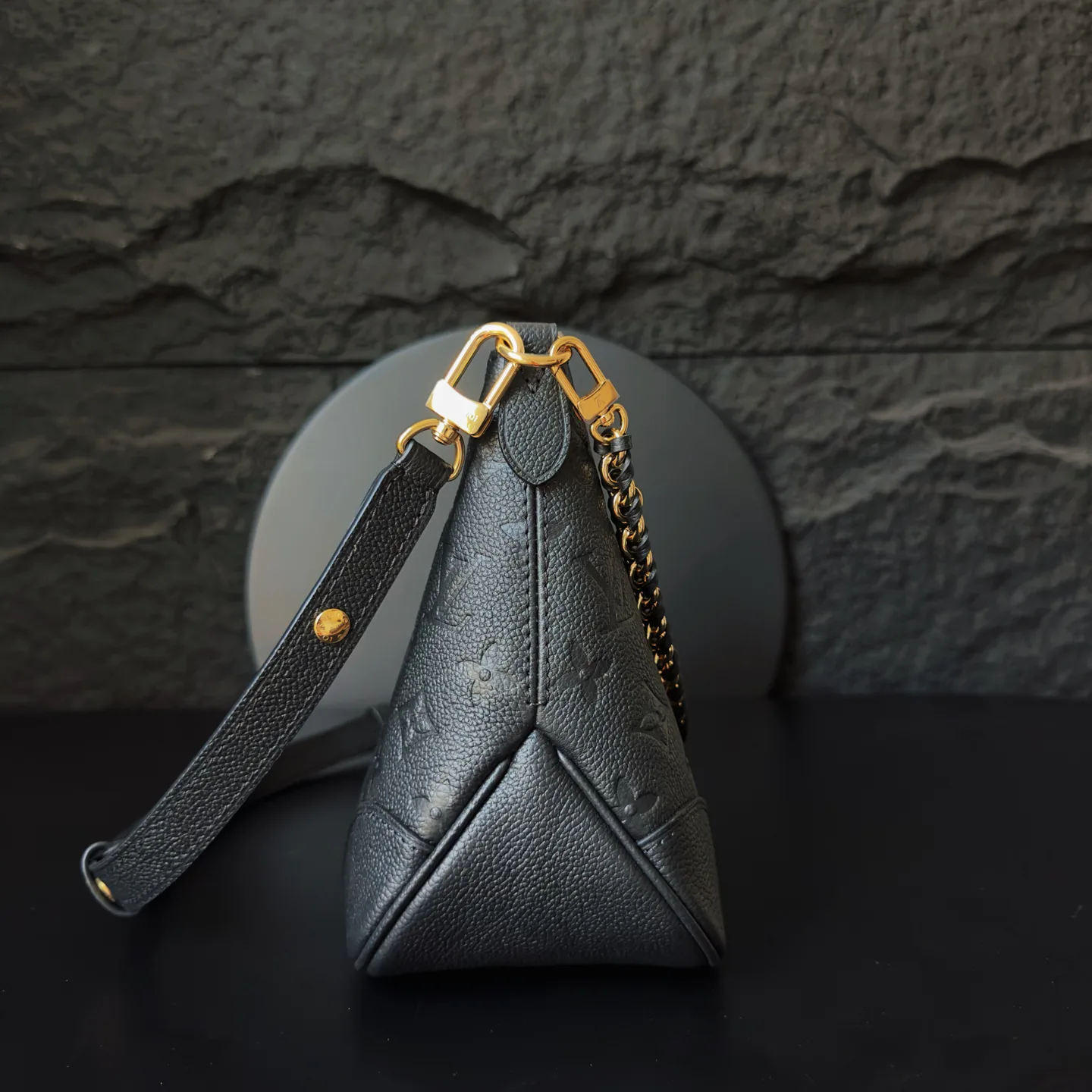 Women's Classic Handbags LOUIS VUITTON 17906951