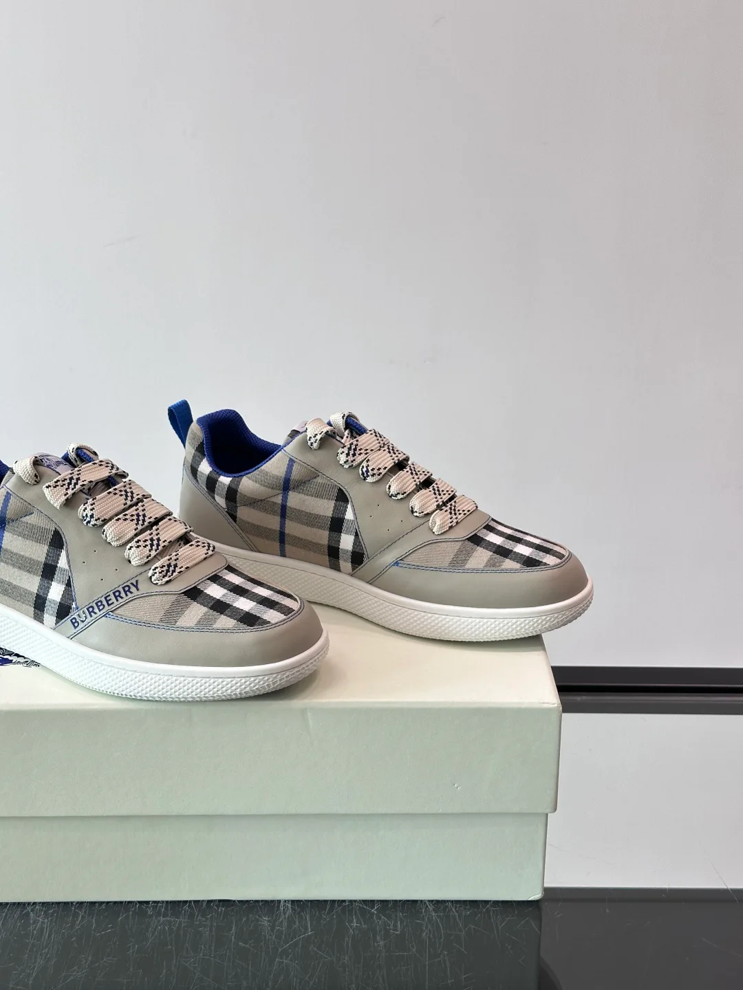 Men's Sneakers BURBERRY 18449433