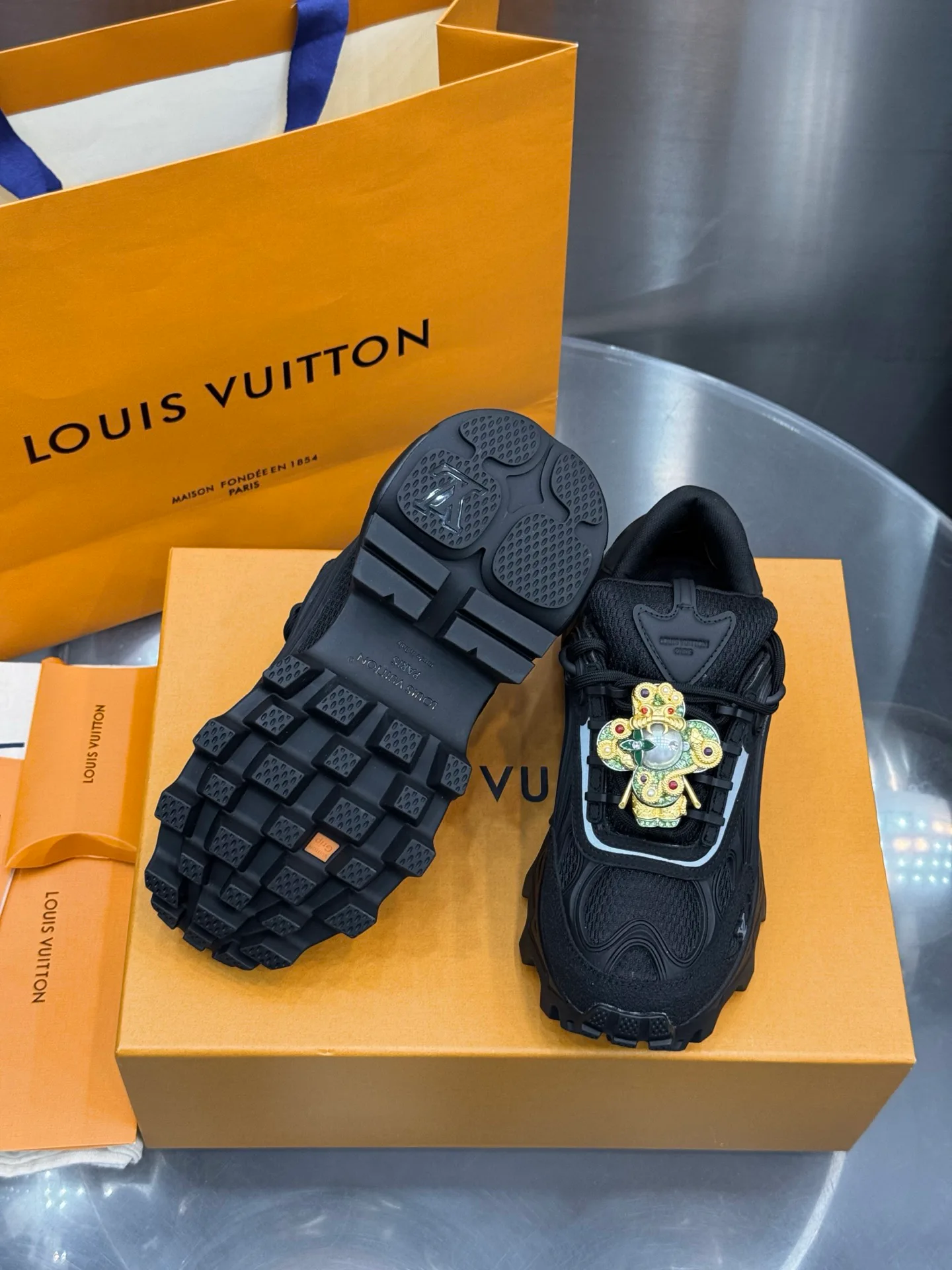 Women's Sneakers LOUIS VUITTON 18202602