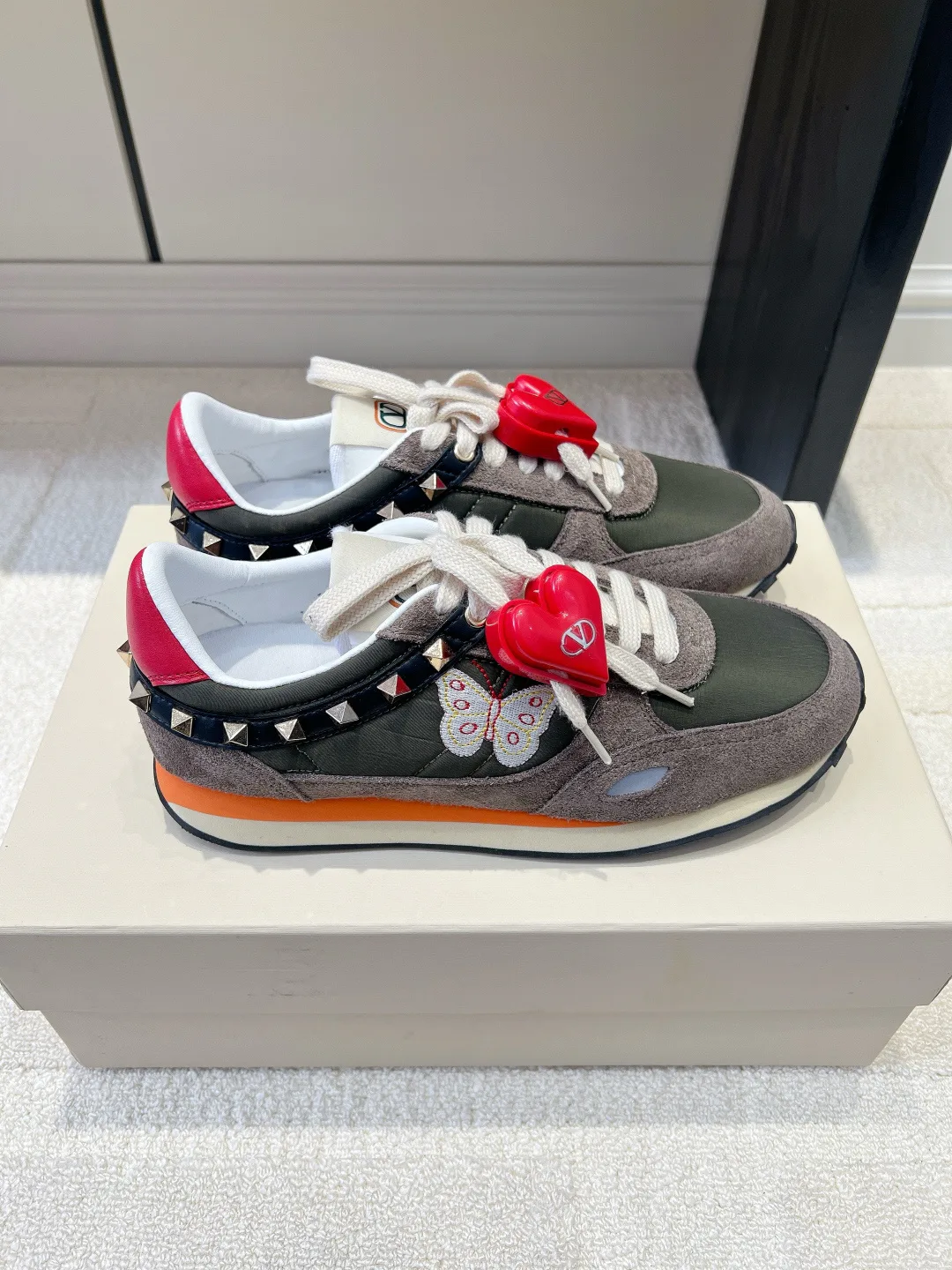 Women's Sneakers VALENTINO 18436568