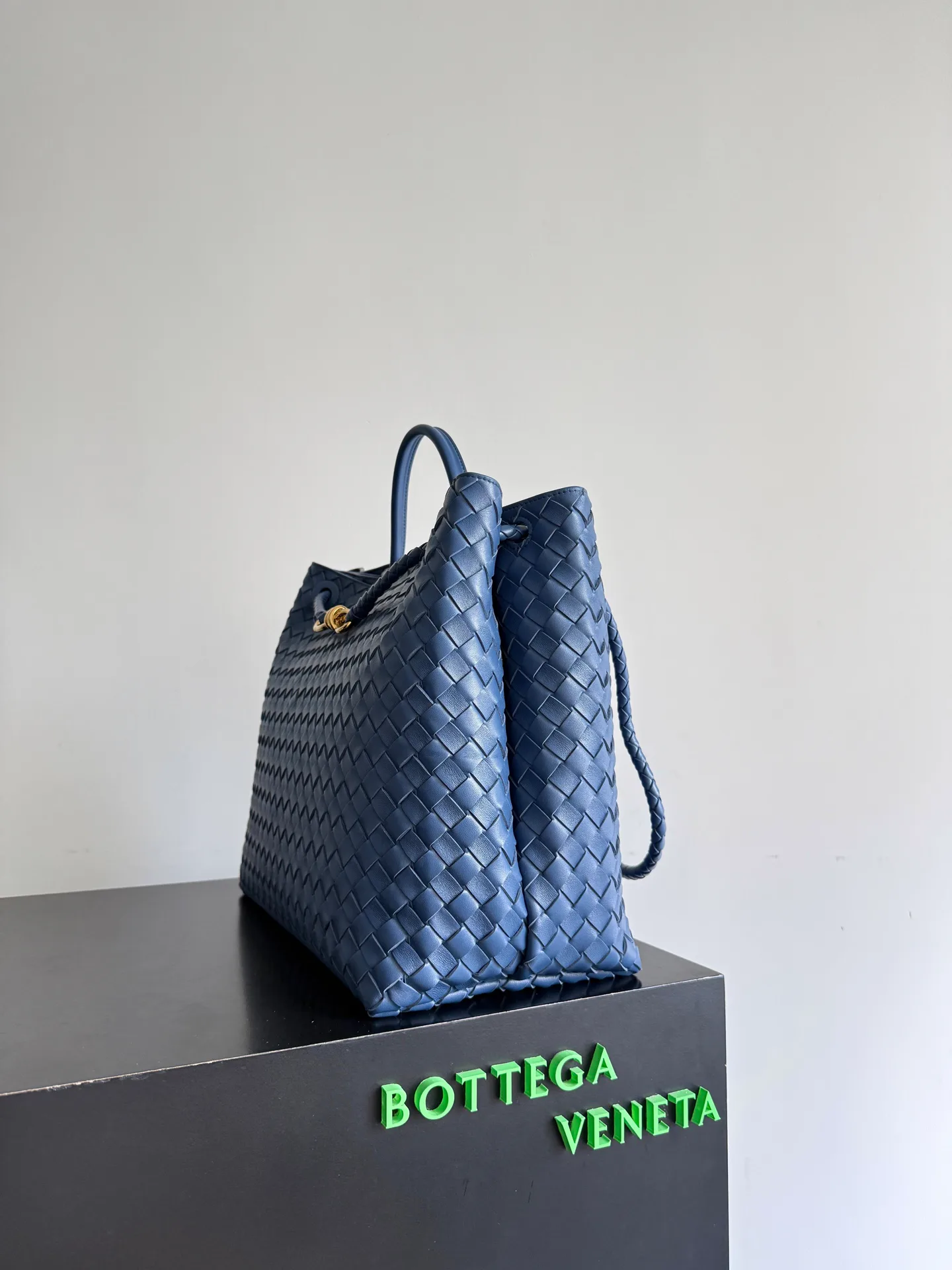 Women's Classic Handbags BOTTEGA VENETA 18321481