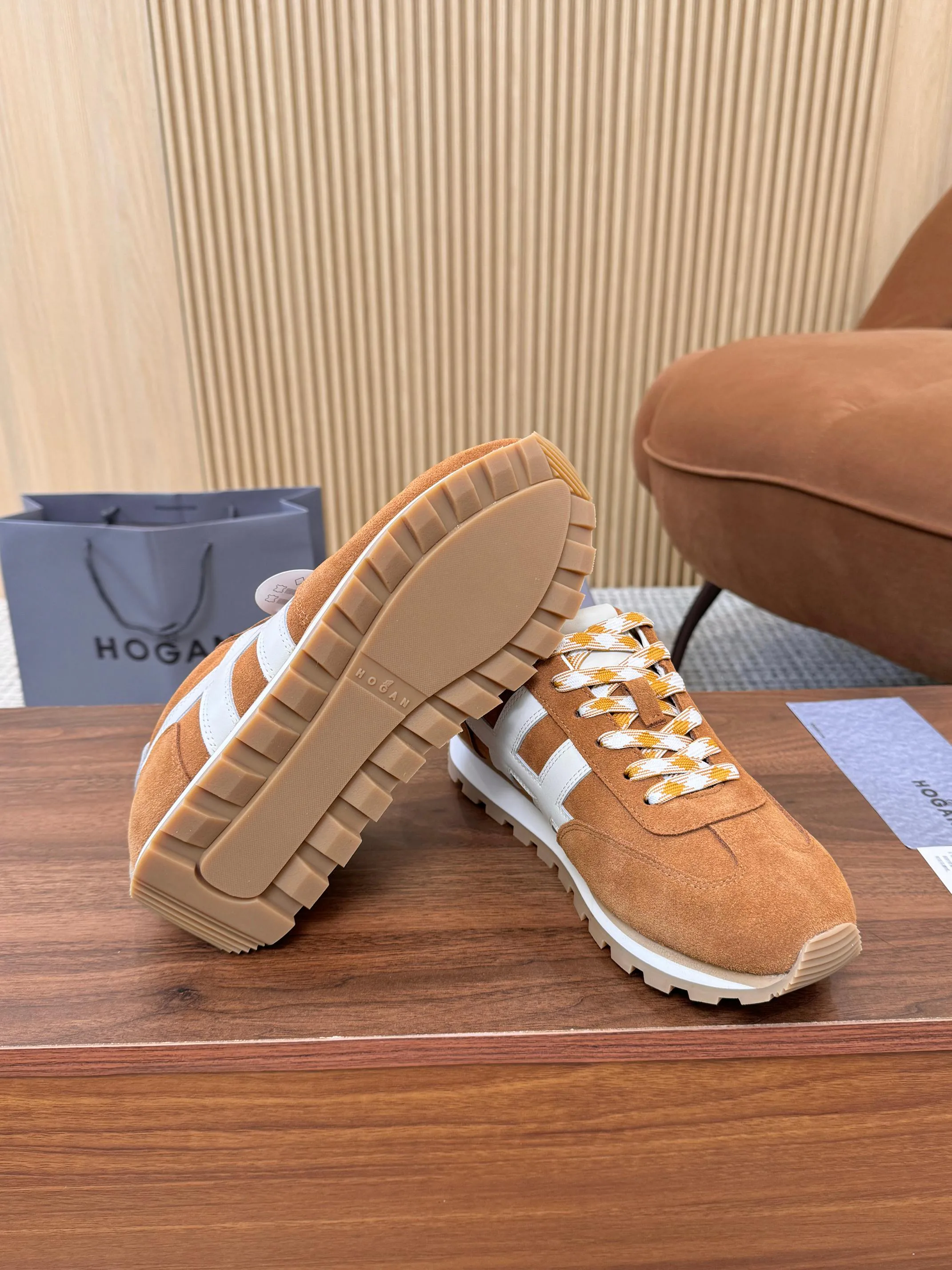 Women's Sneakers HOGAN 17827636