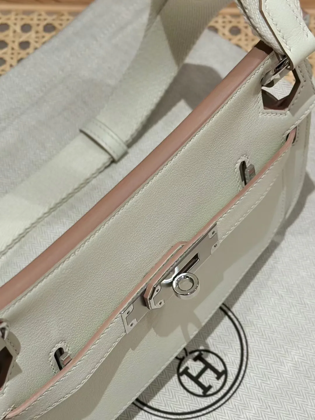 Women's Classic Handbags HERMES 18407571