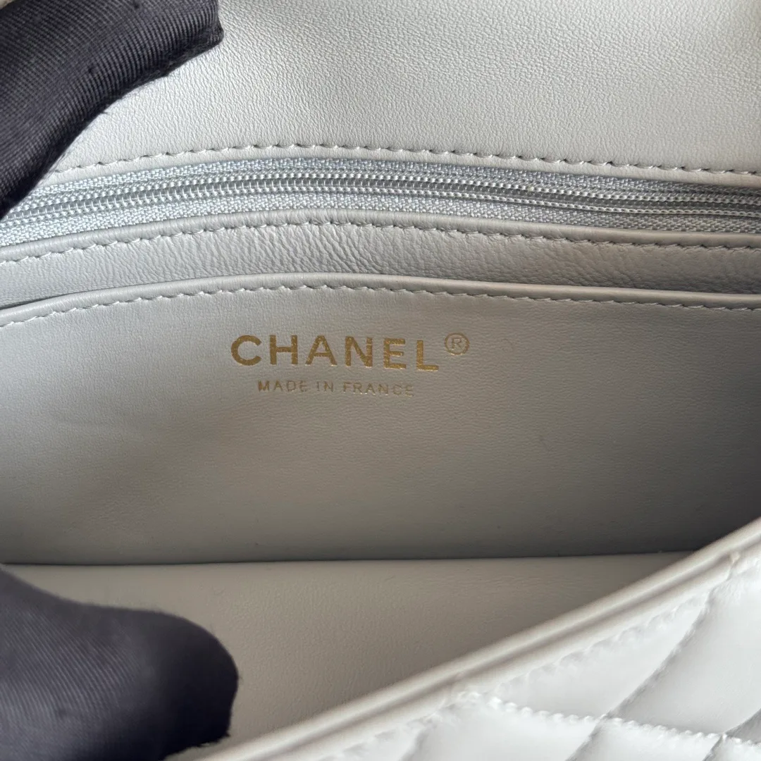 Women's Classic Handbags CHANEL 17827591