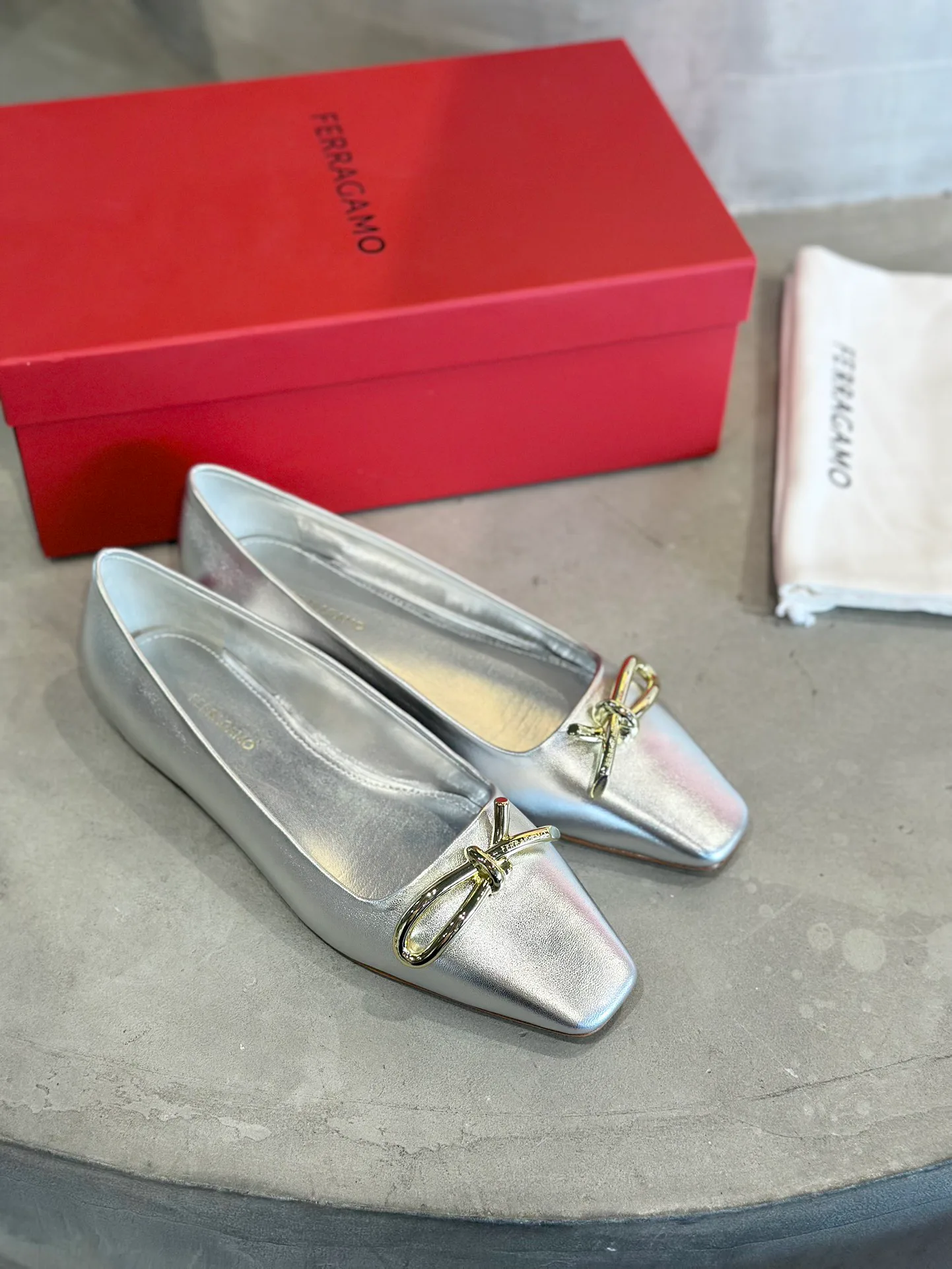 Women's Ballet Flats SALVATORE FERRAGAMO 17837962