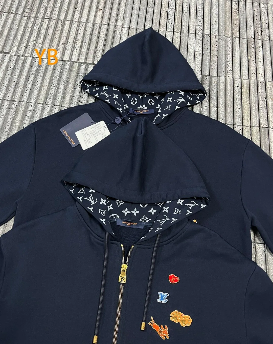 Men's Sweatshirts And Hoodies LOUIS VUITTON 17852634