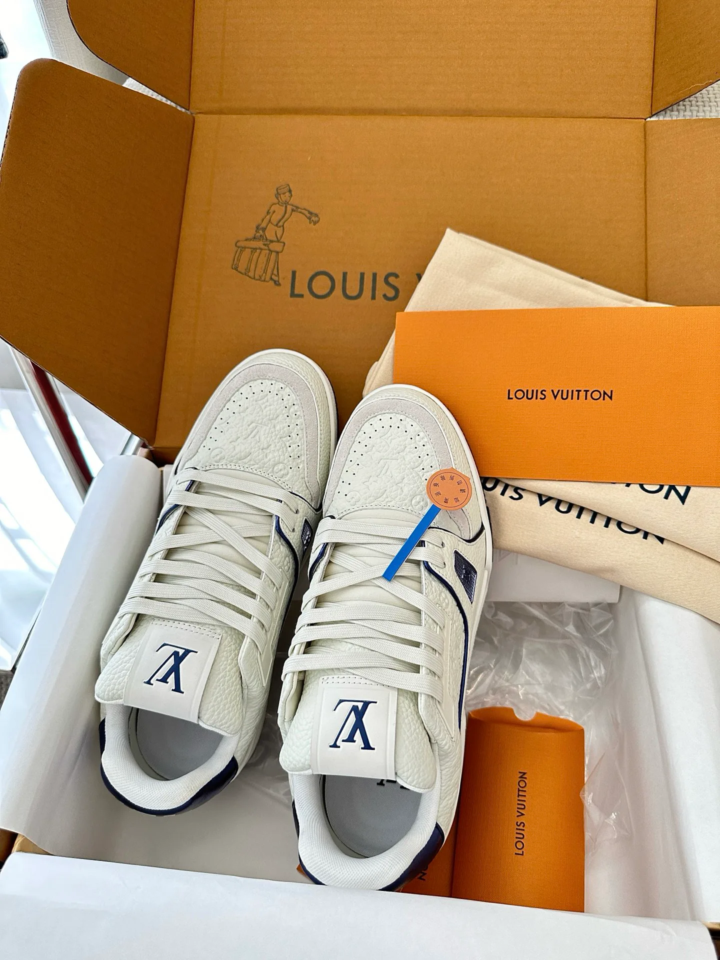 Men's Sneakers LOUIS VUITTON 17449370