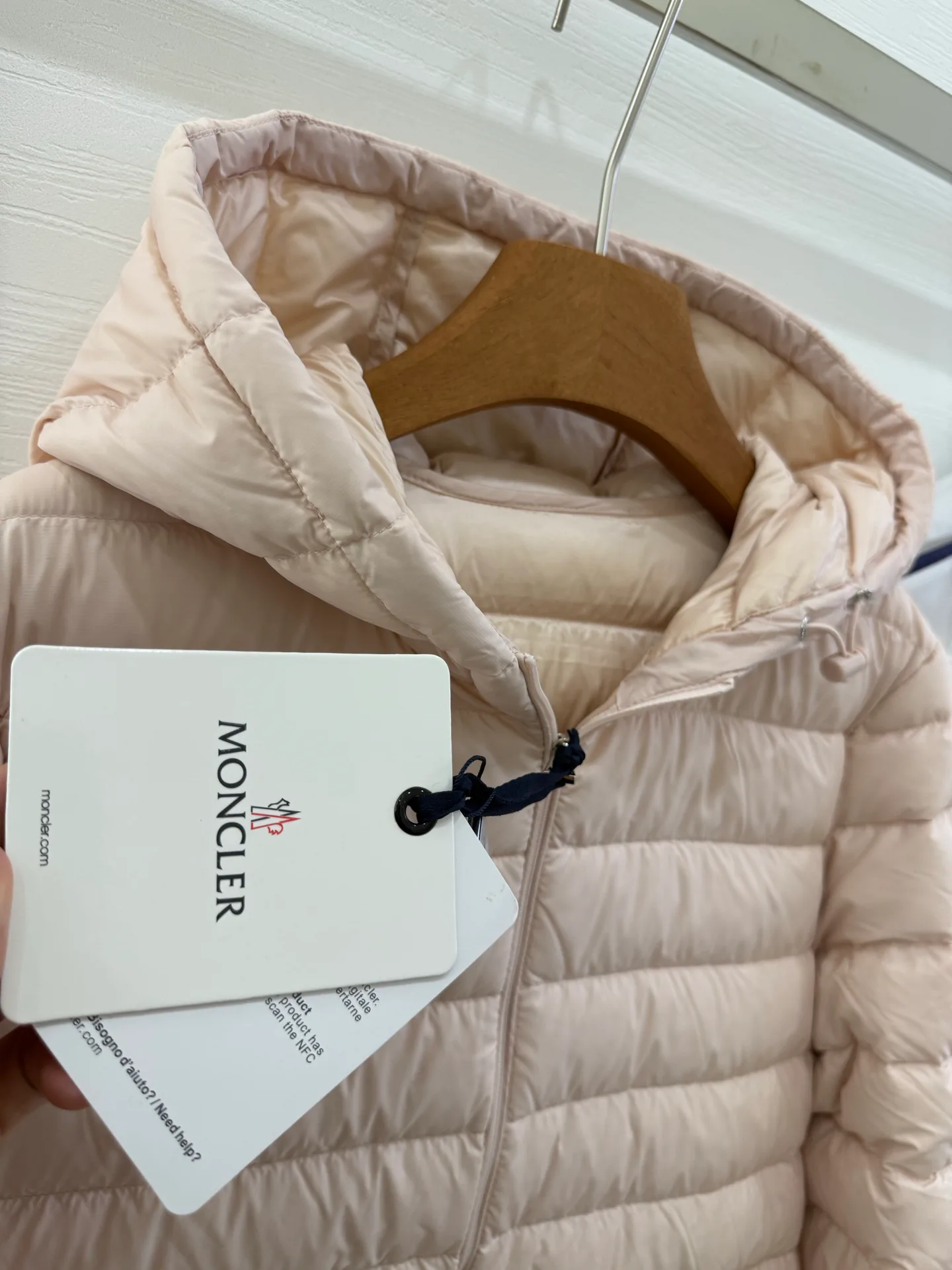 Women's Jackets And Down Jackets MONCLER 17918906