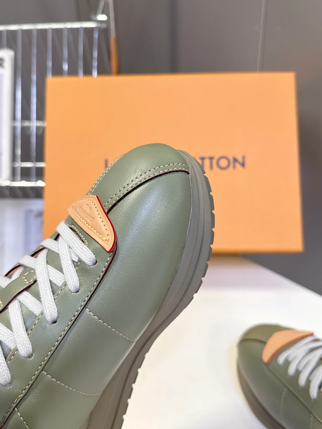 Women's Sneakers LOUIS VUITTON 18005445