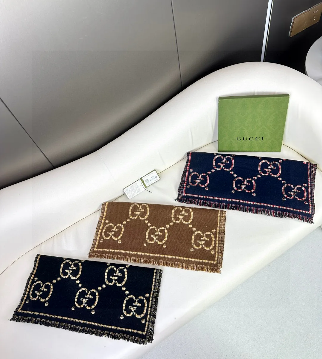 Scarves GUCCI 17911075
