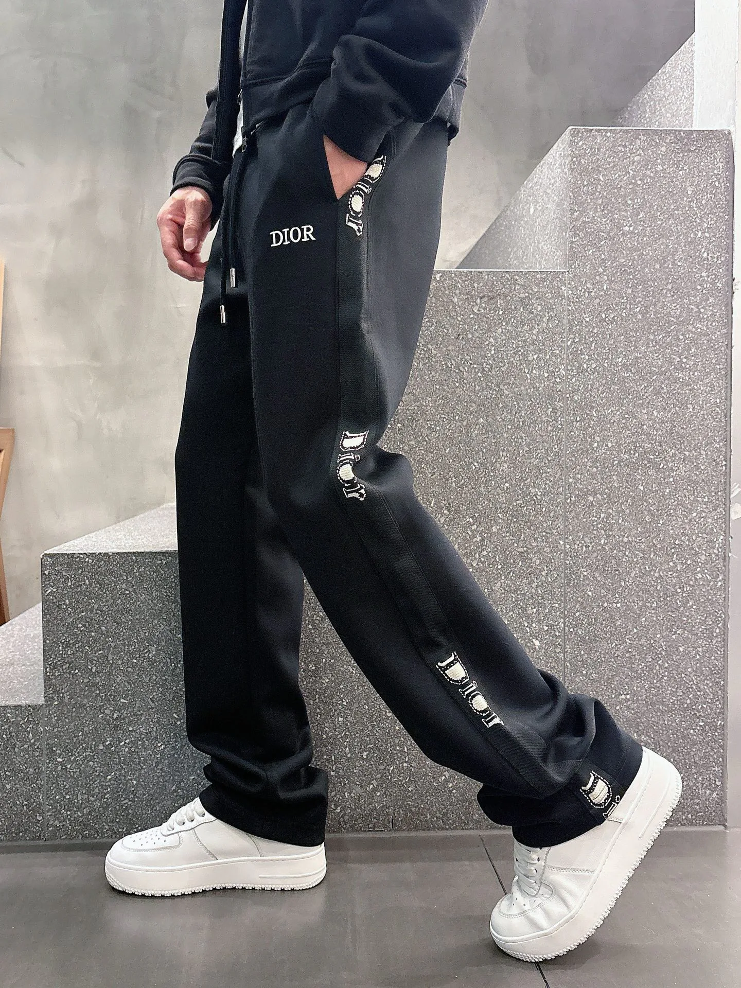 Брюки Мужские Christian Dior 18596838