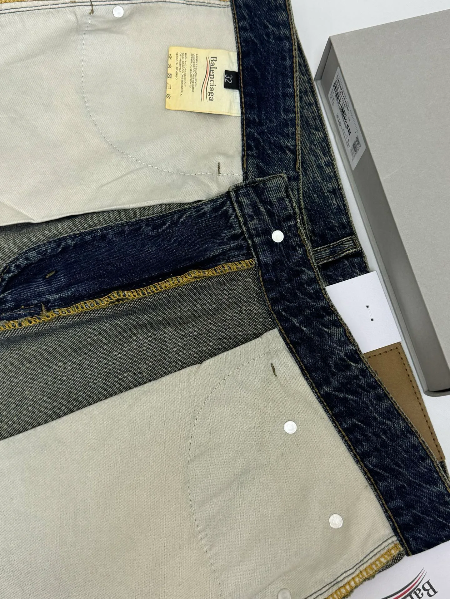 Women's Jeans BALENCIAGA 18140729