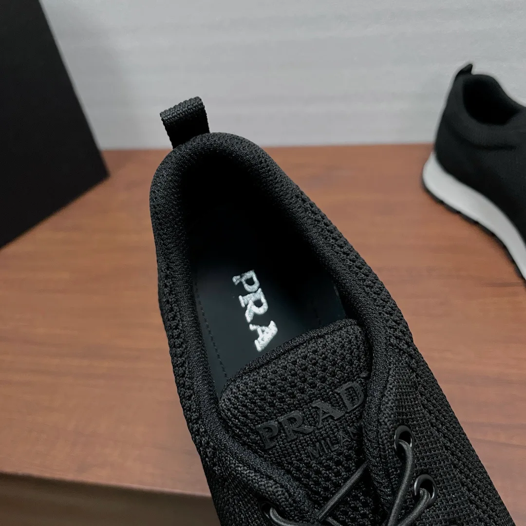 Men's Sneakers PRADA 18099900