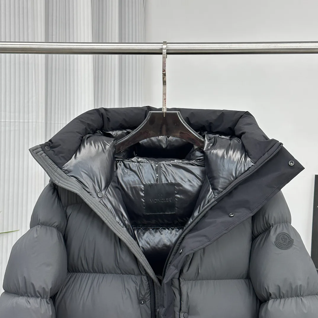 Men's Jackets And Down Jackets MONCLER 18415709