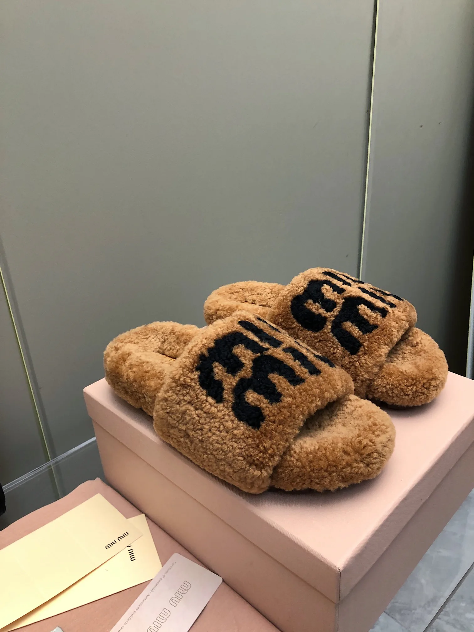 Women's Slippers MIU MIU 17906994