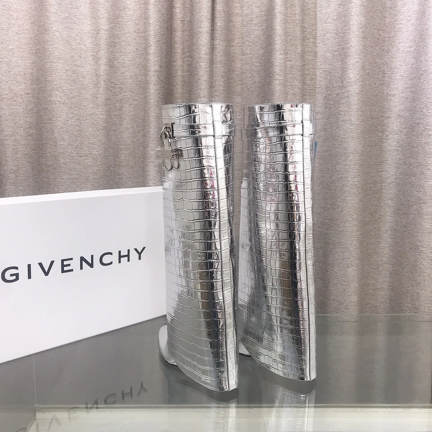 Women's Boots GIVENCHY 18289995