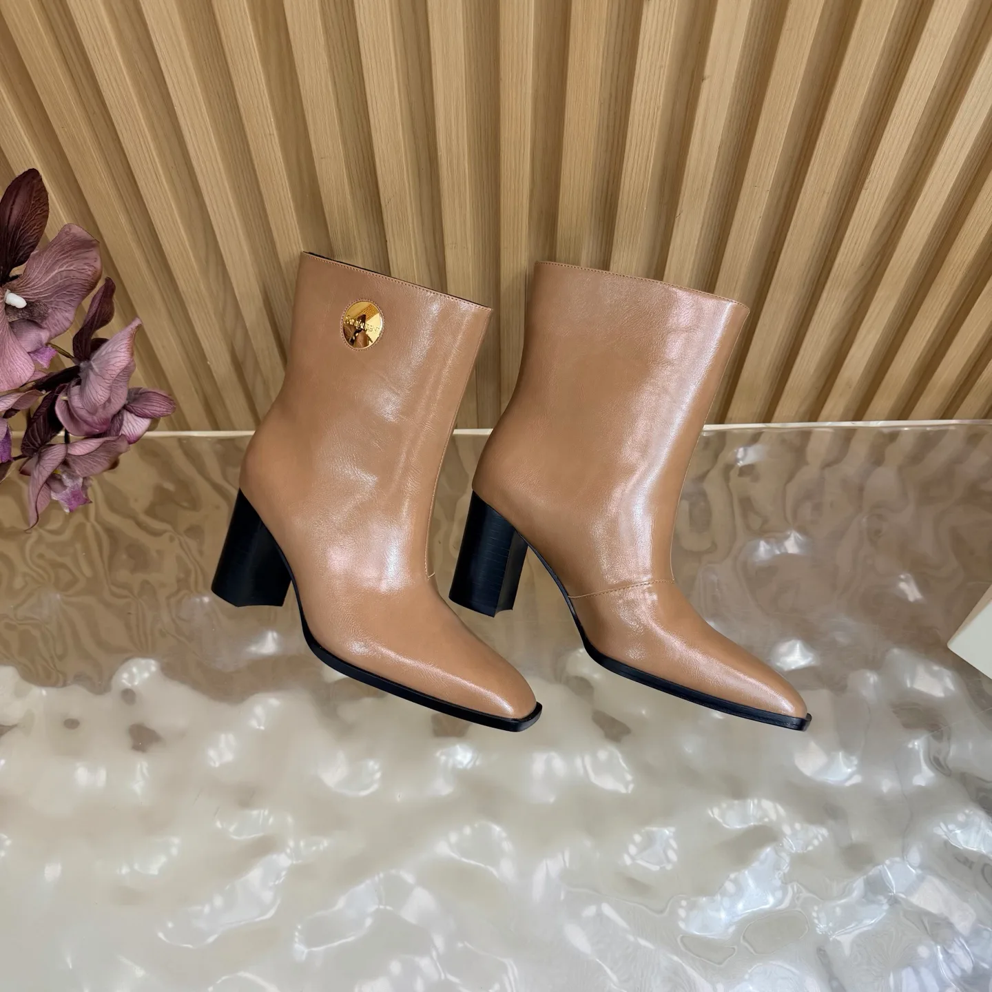 Women's Booties SAINT LAURENT 18235326