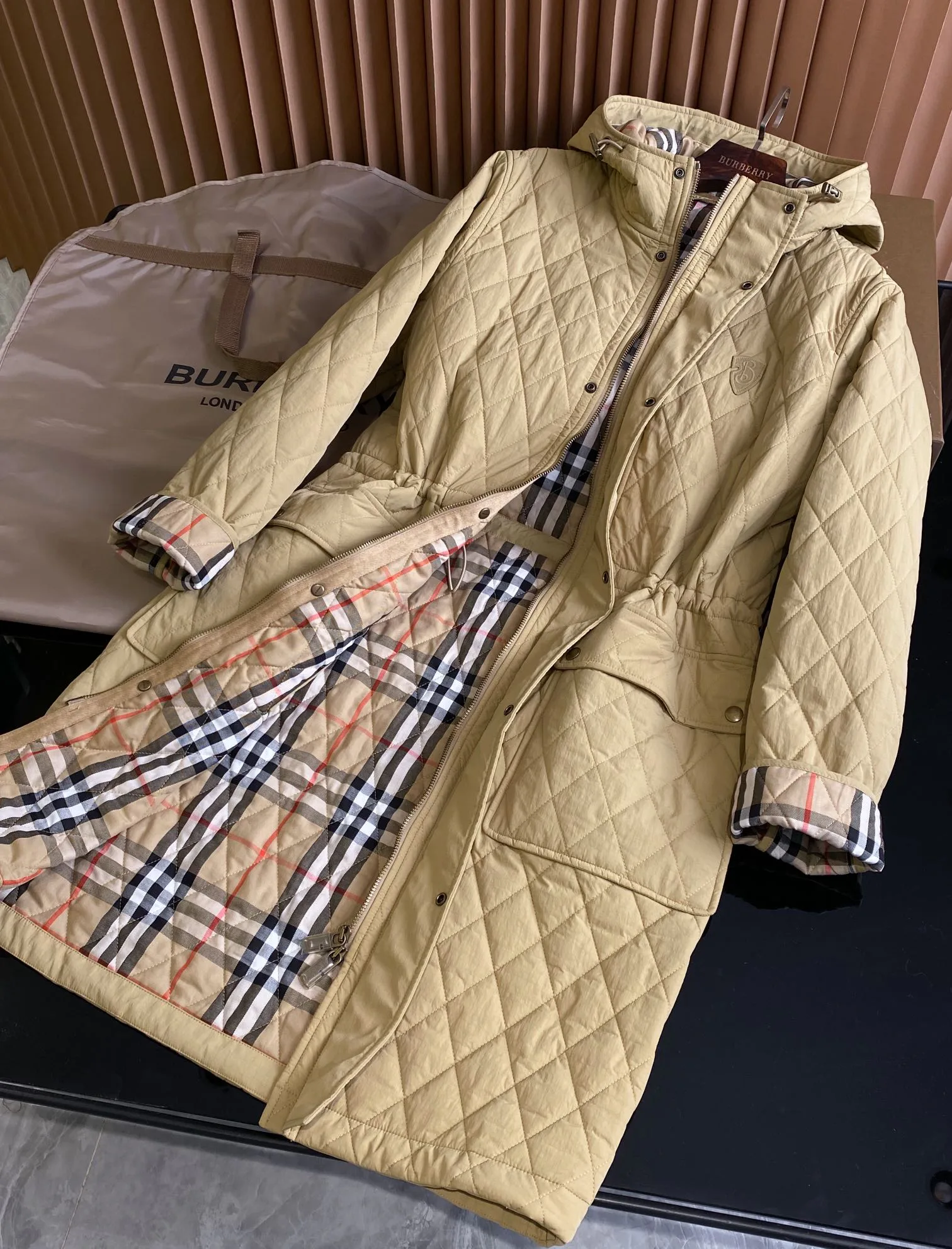 Women's Jackets And Down Jackets BURBERRY 18206350