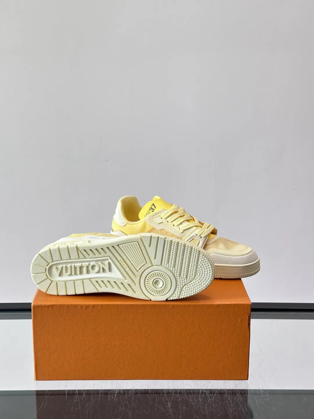Men's Sneakers LOUIS VUITTON 17349439