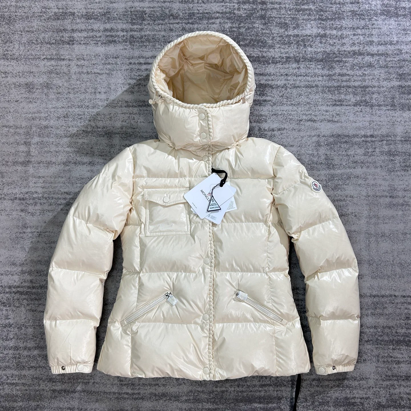 Women's Jackets And Down Jackets MONCLER 18134536