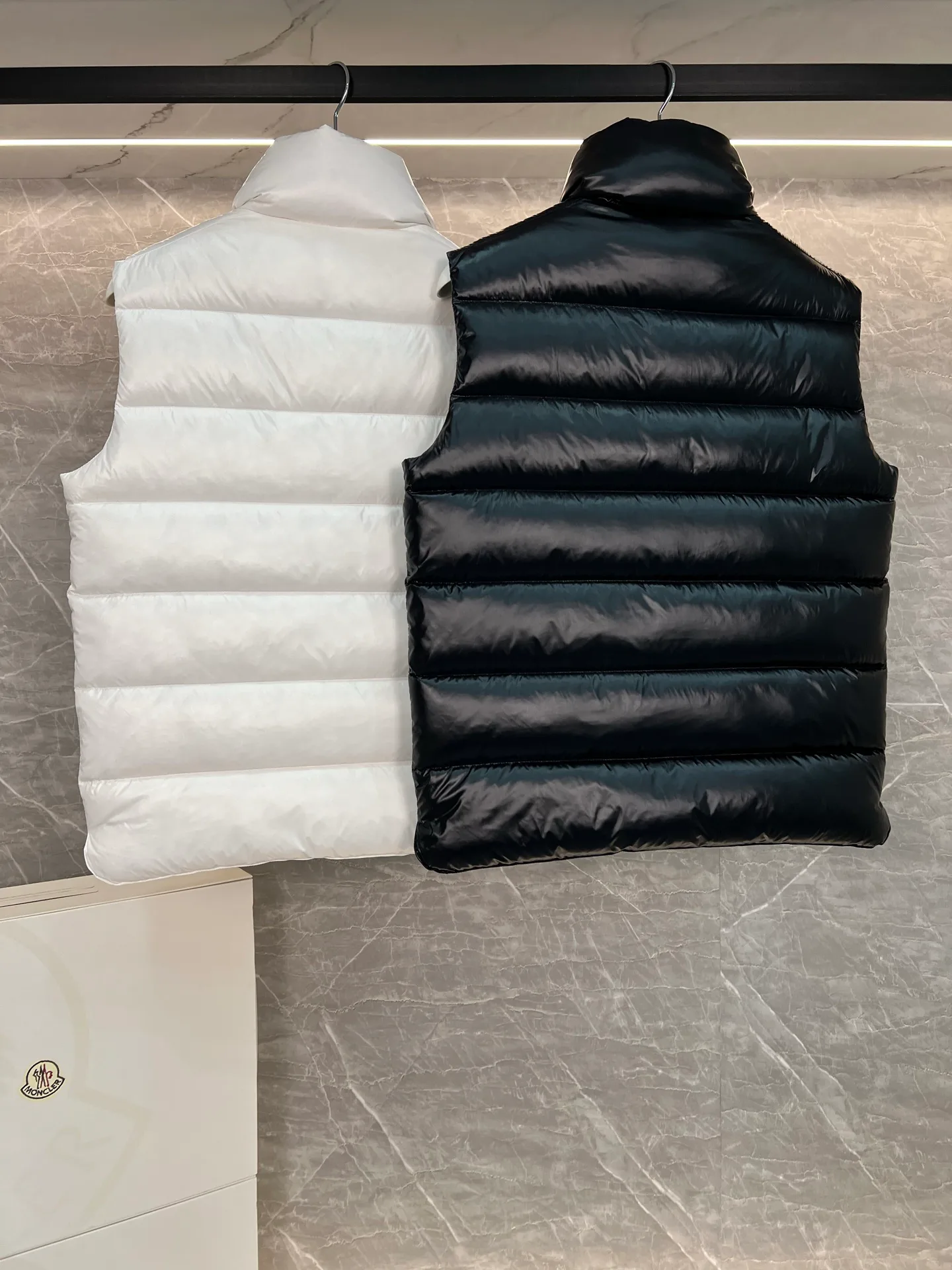 Men's Vests MONCLER 18111358