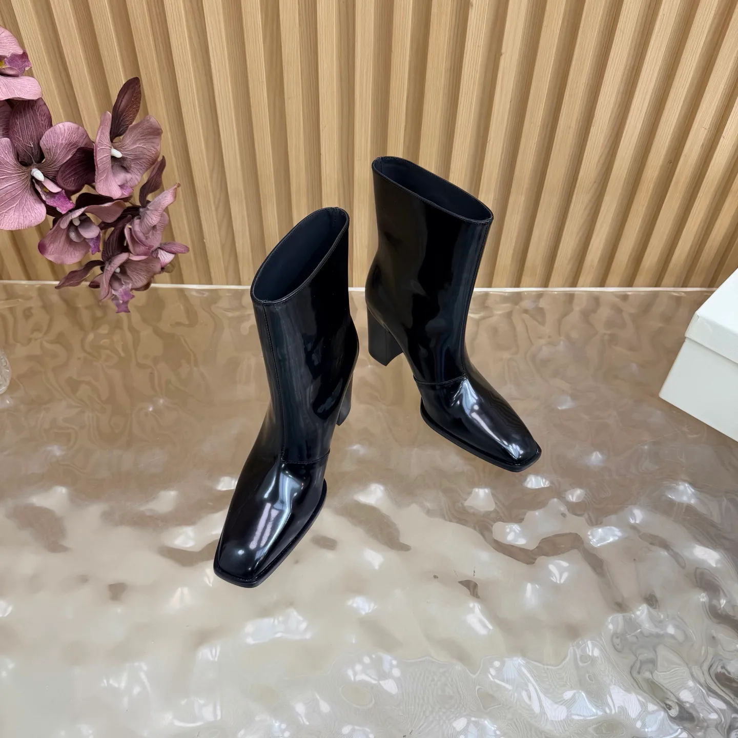 Women's Booties SAINT LAURENT 18235318