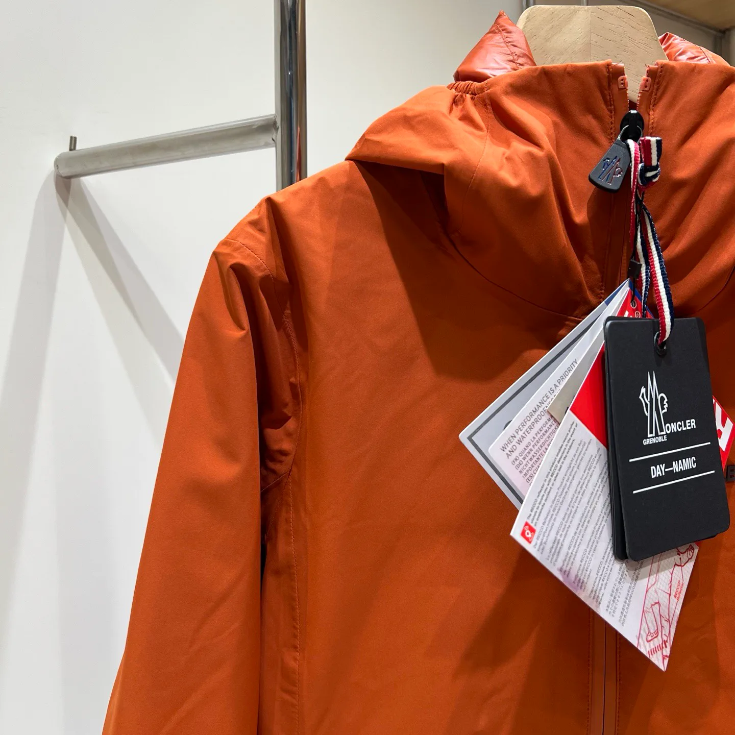 Women's Jackets And Down Jackets MONCLER 18131362