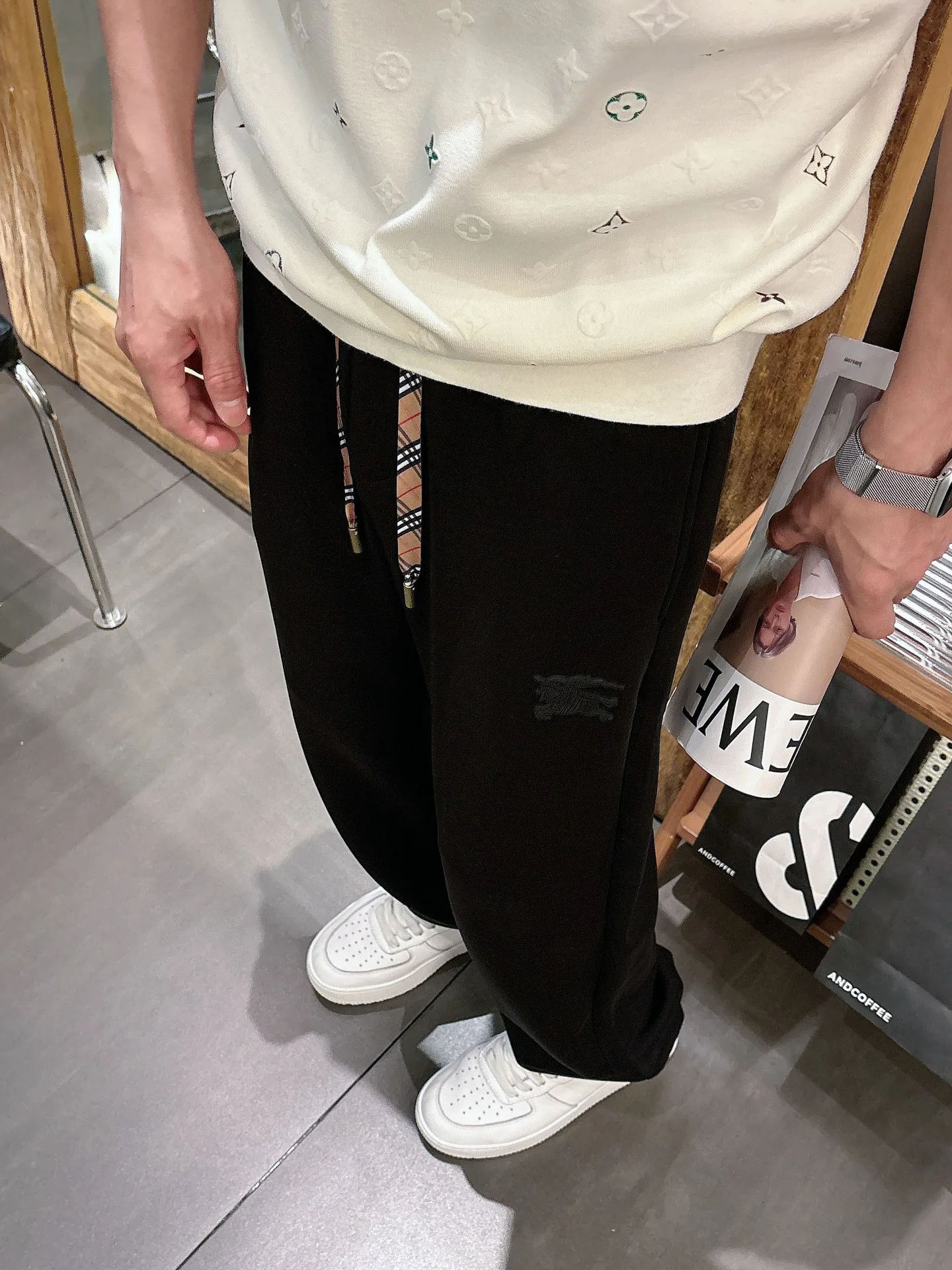 Men's Trousers BURBERRY 18399243