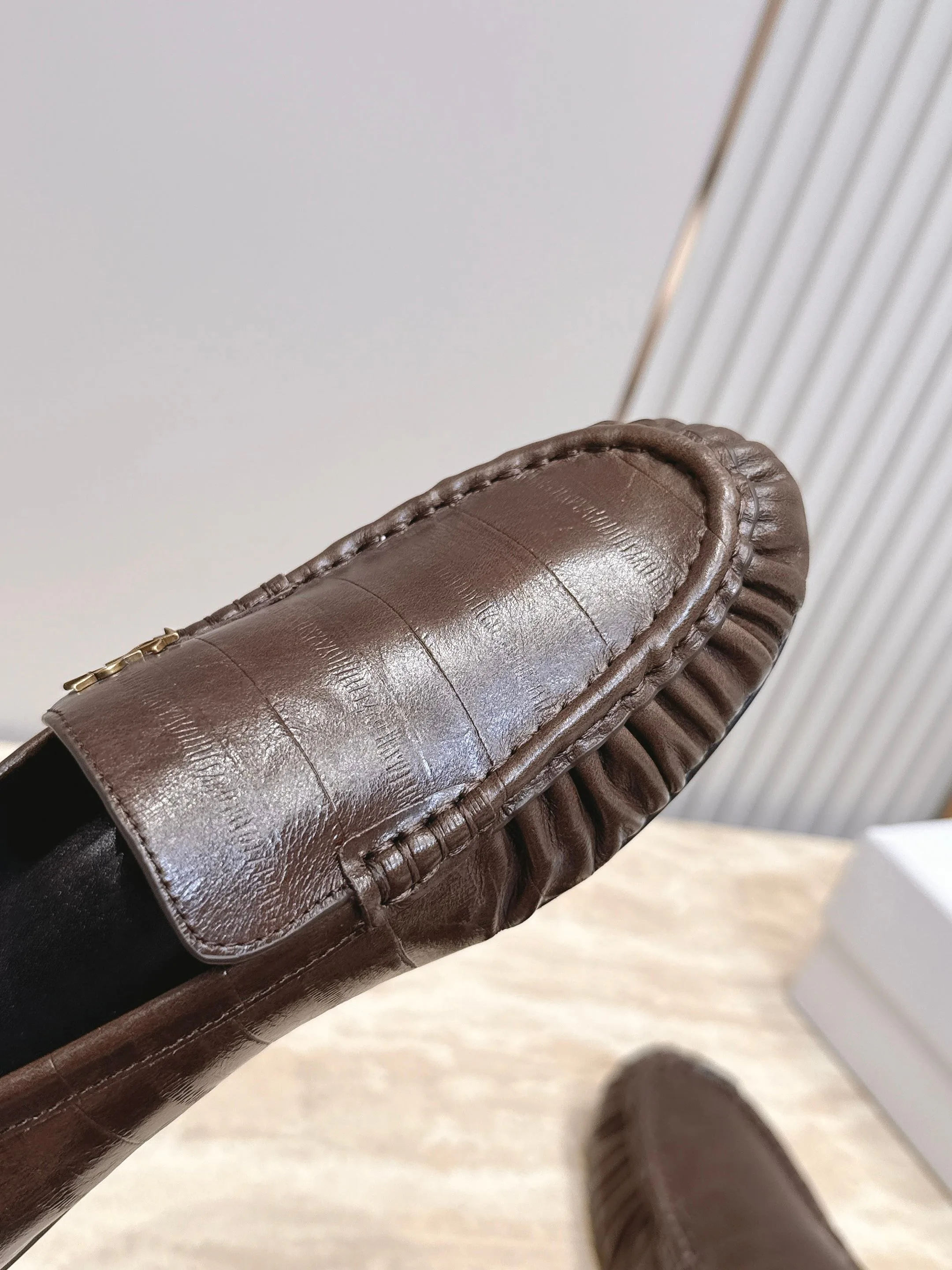 Women's Loafers And Moccasins SAINT LAURENT 17701329