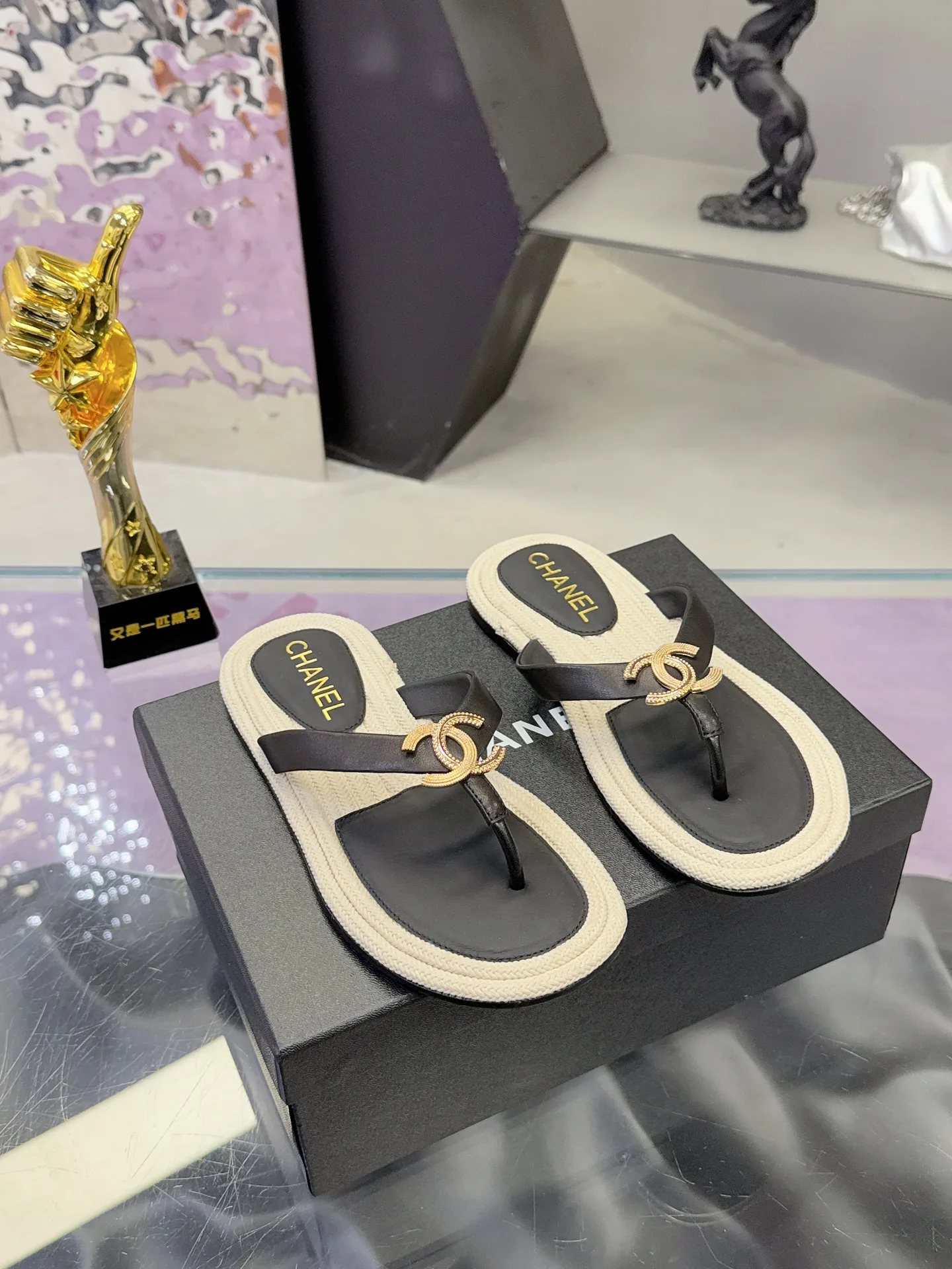 Women's Flip-Flops CHANEL 16978437