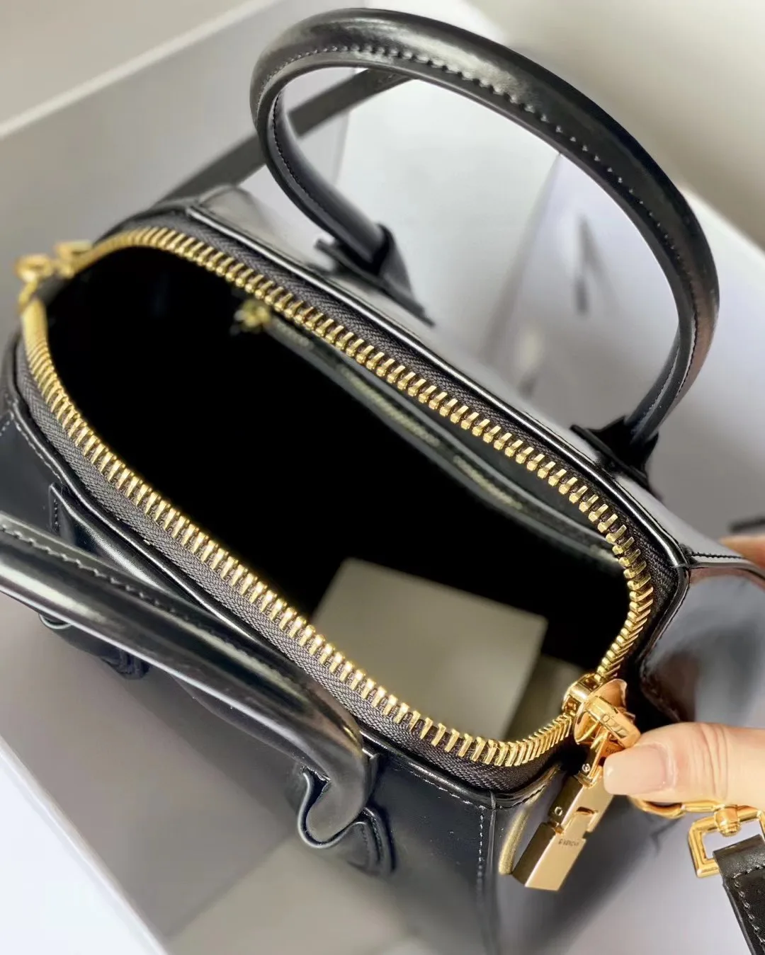 Women's Classic Handbags GIVENCHY 18452631