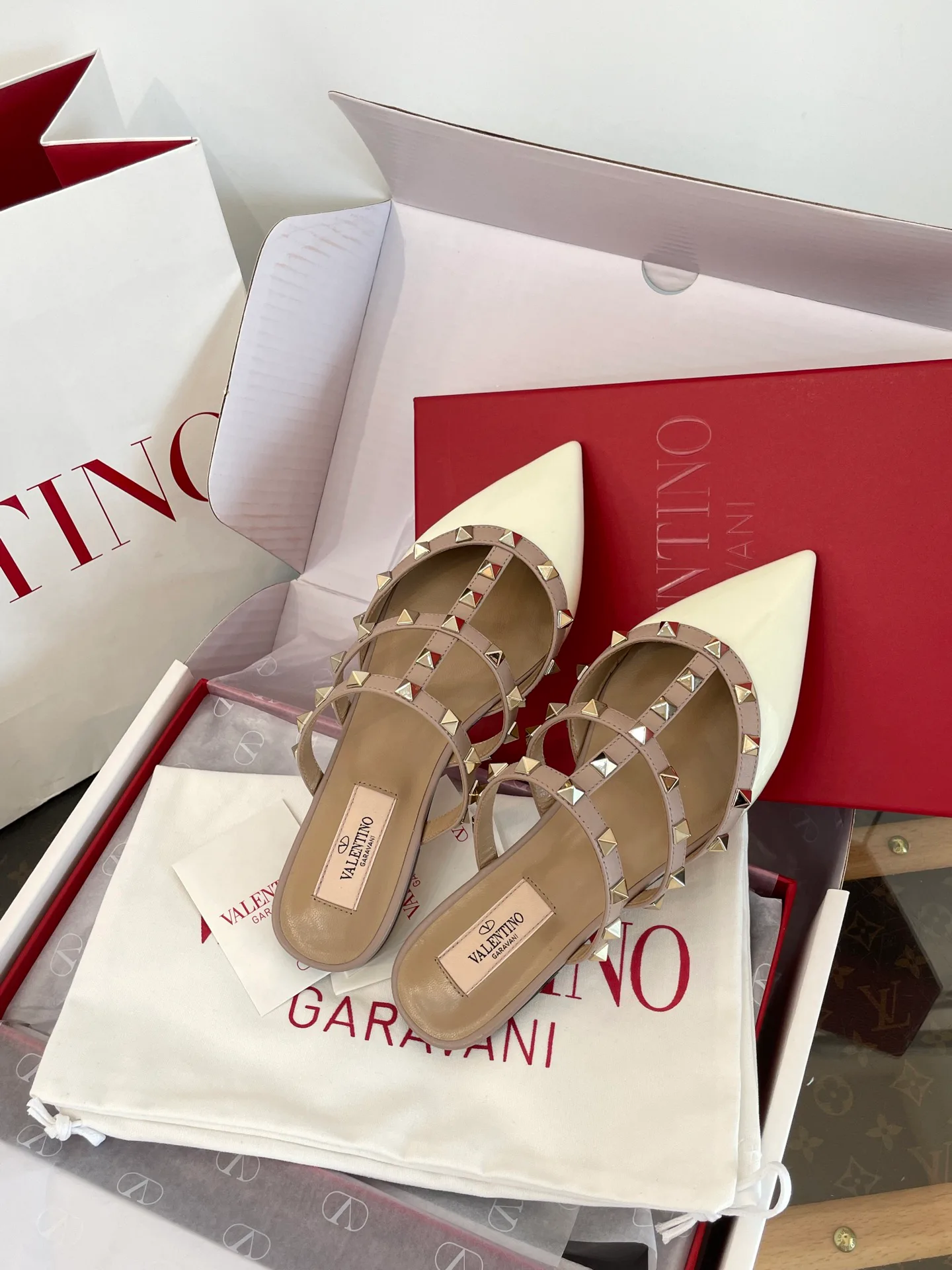 Women's Mules And Clogs VALENTINO 18133375