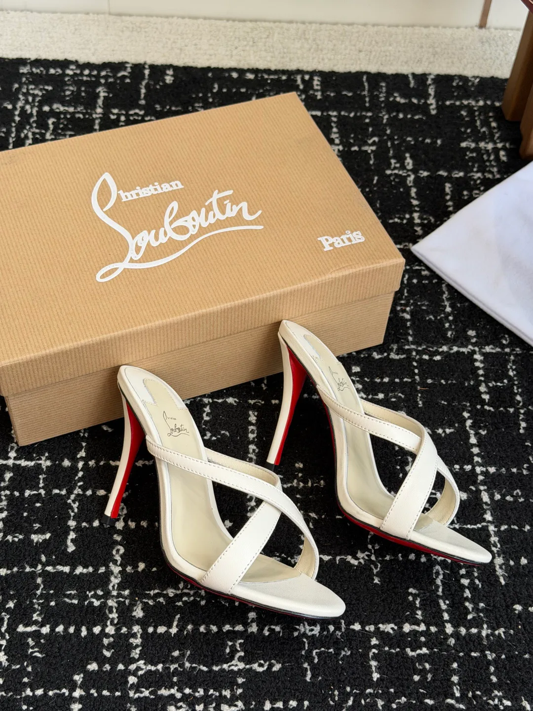 Women's Open-Toe Sandals CHRISTIAN LOUBOUTIN 17936546