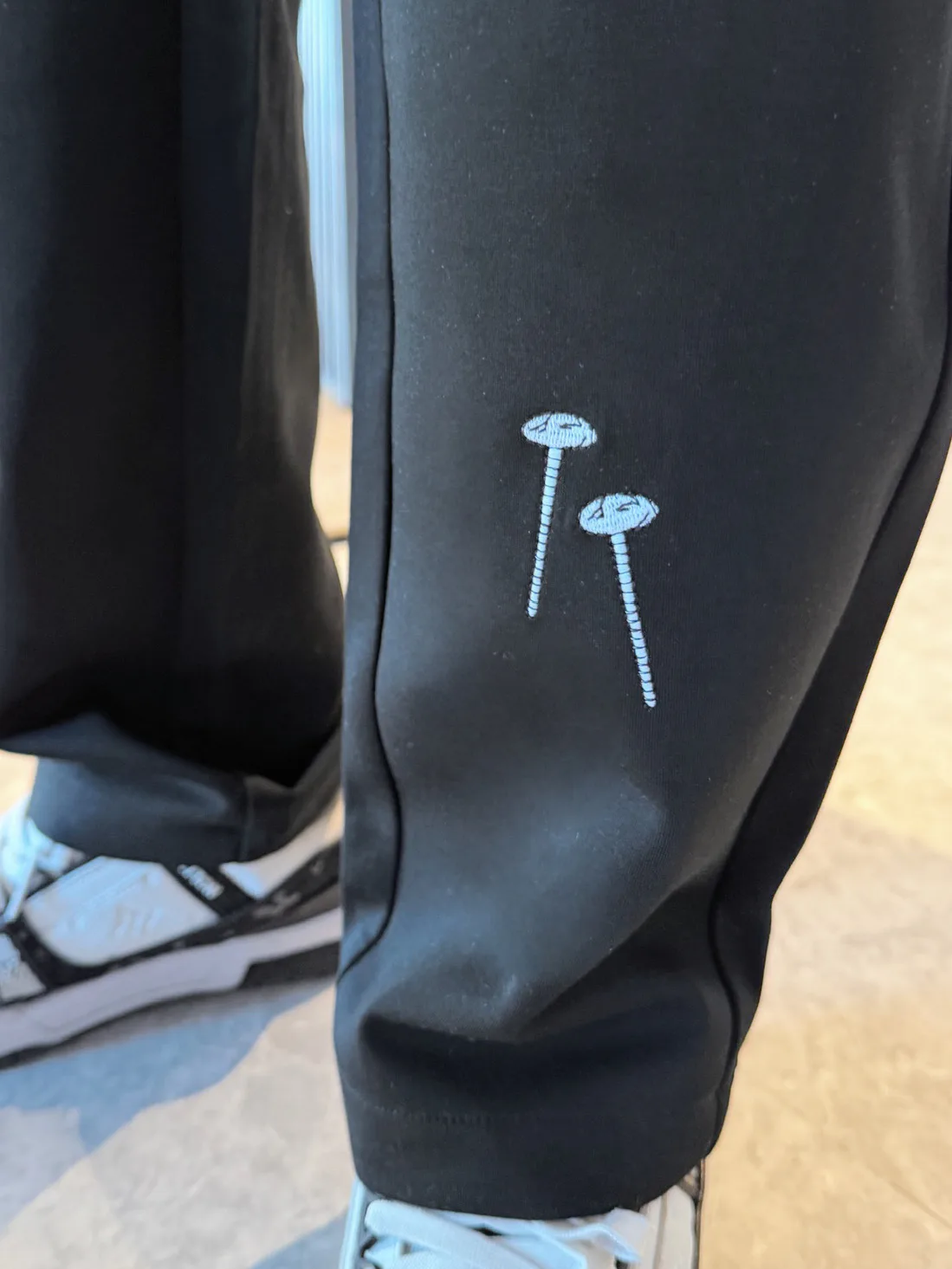 Men's Trousers LOUIS VUITTON 18345782