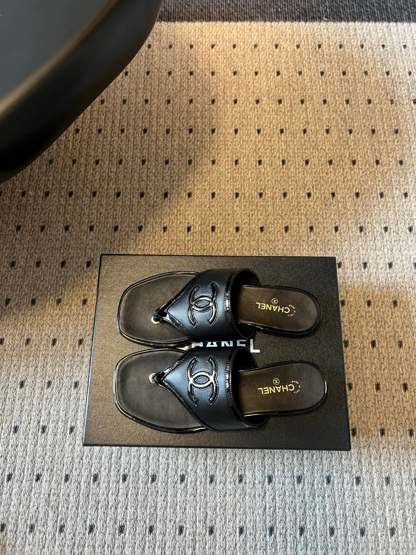 Women's Flip-Flops CHANEL 17844578
