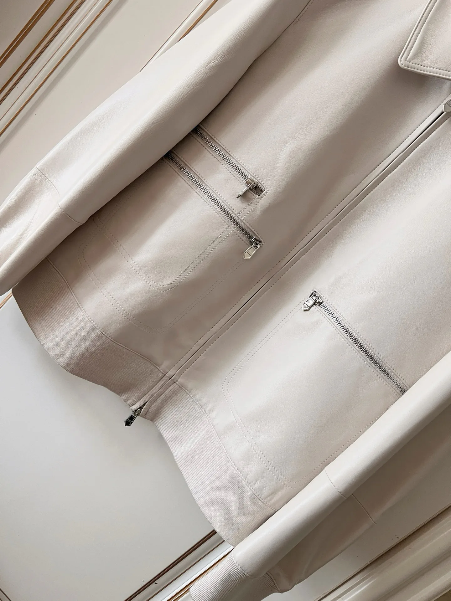Women's Leather Jackets And Sheepskin Coats HERMES 18408999
