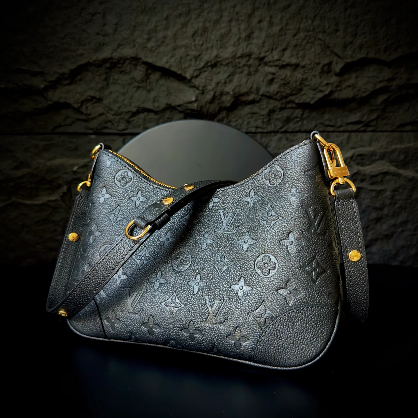 Women's Classic Handbags LOUIS VUITTON 17906951