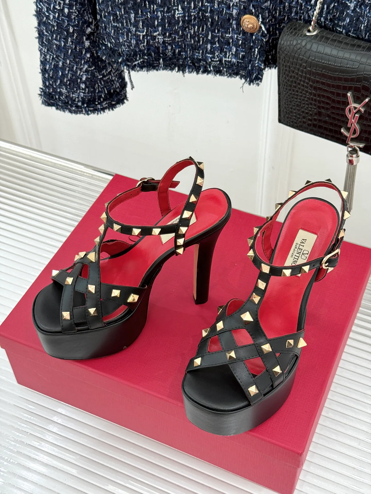Women's Open-Toe Sandals VALENTINO 18198293