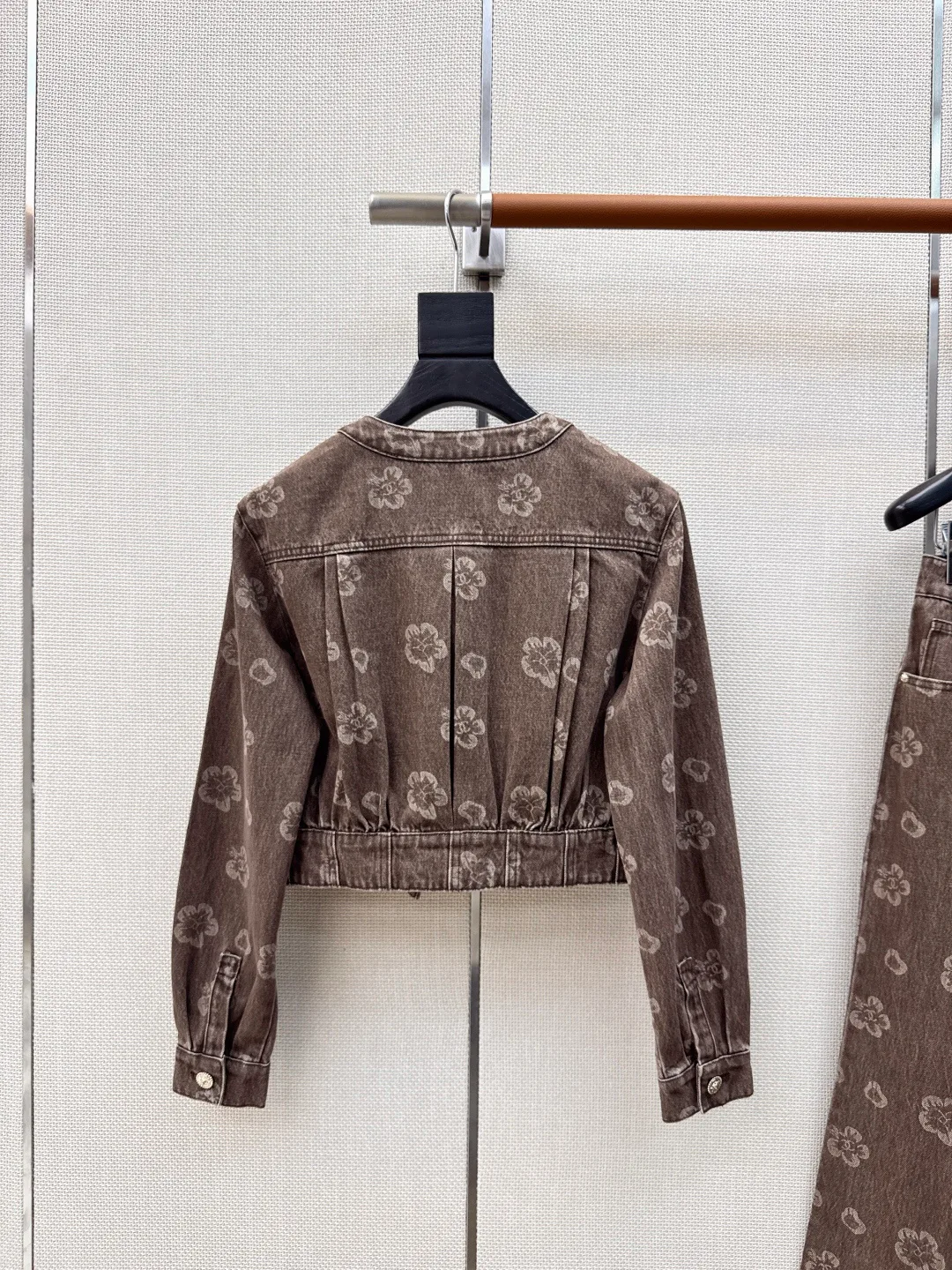 Women's Jackets And Down Jackets CHANEL 18327880