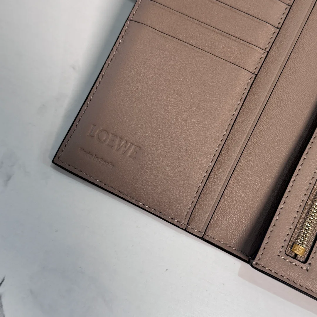 Women's Clutches LOEWE 17678715