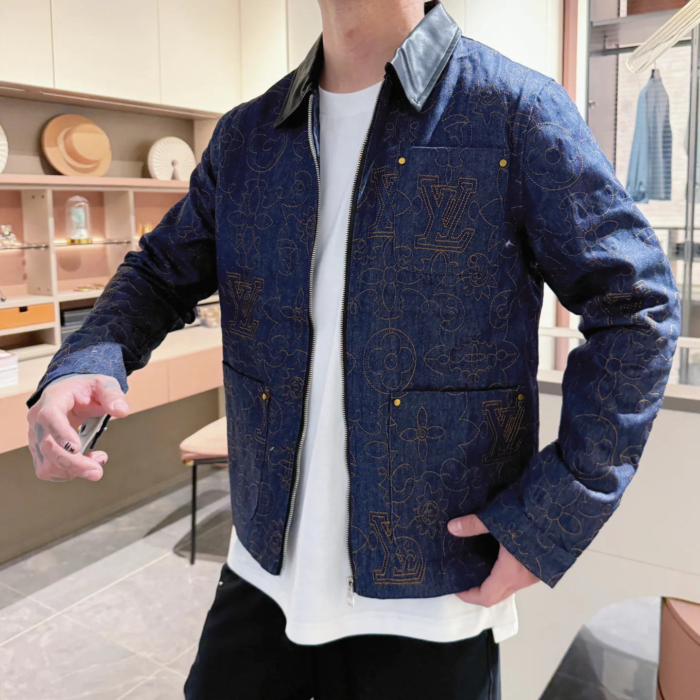 Men's Jackets And Down Jackets LOUIS VUITTON 18197310