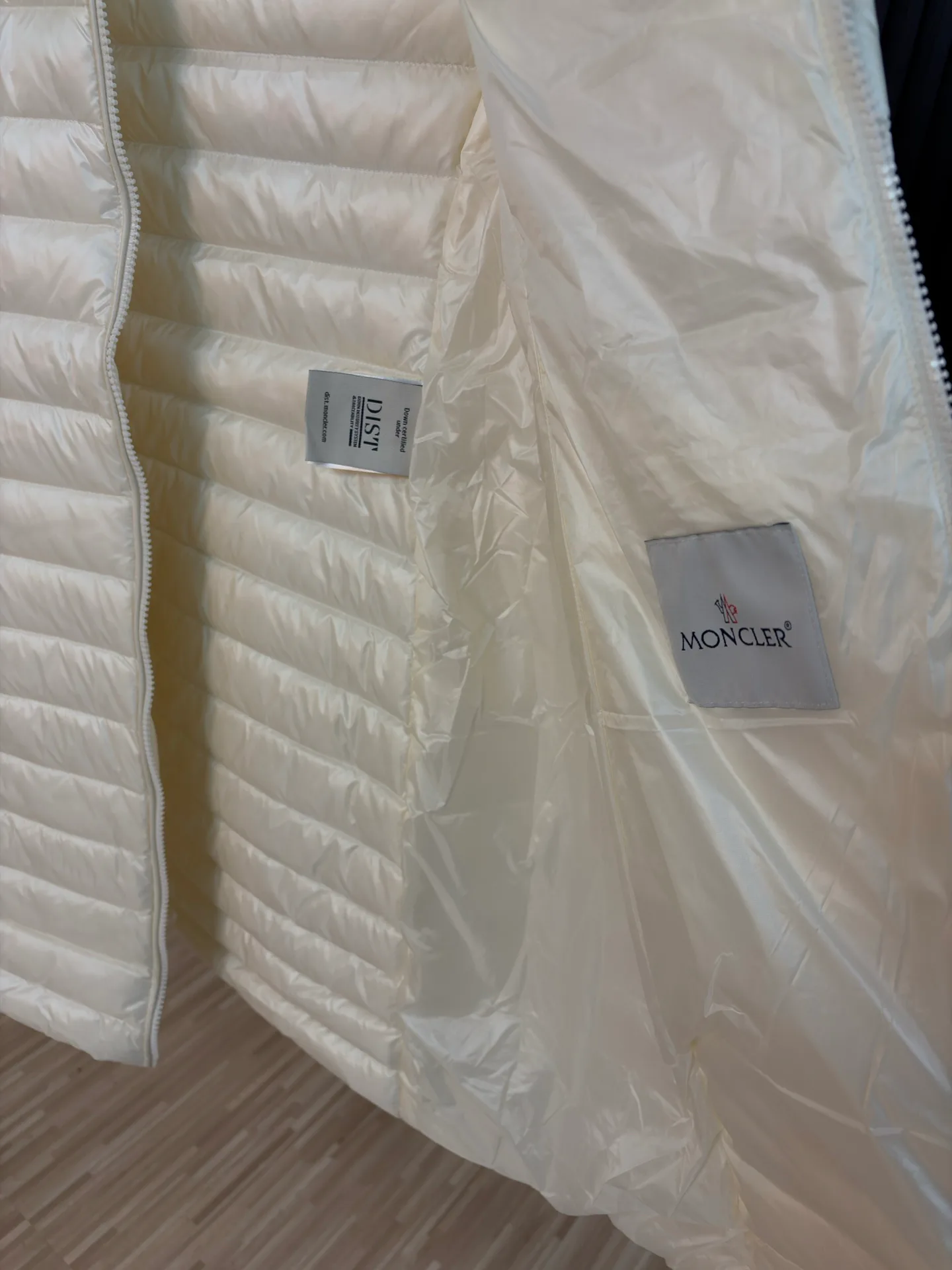 Men's Jackets And Down Jackets MONCLER 18434690